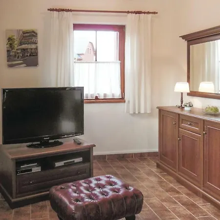 Three-bedroom Holiday In Dolniky *