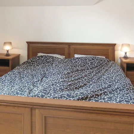 Three-bedroom Holiday In Dolniky *